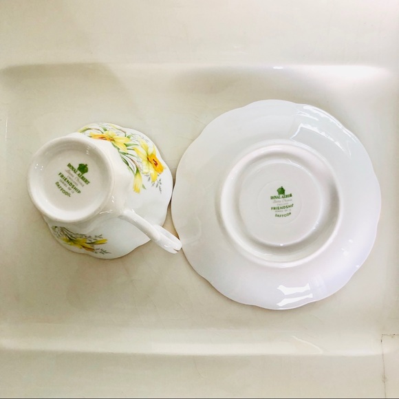🚫SOLD🚫 Royal Albert Bone Friendship DAFFODIL - Picture 6 of 8